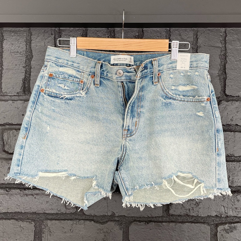 Abercrombie & Fitch Mid Rise Boyfriend Shorts 28